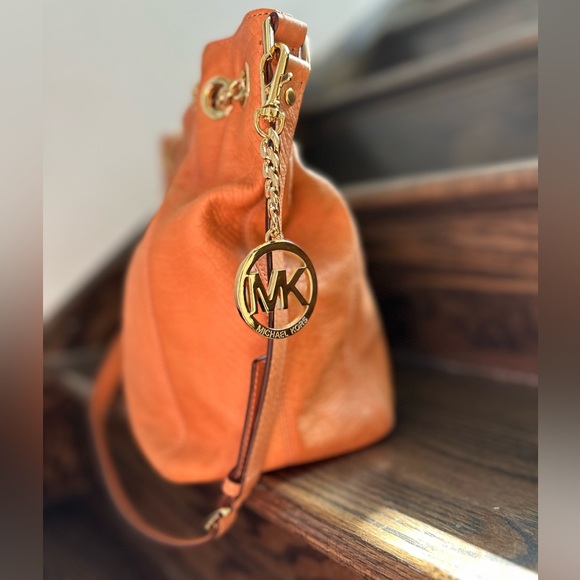 ✨Authentic✨Michael Kors Jet Set Chain Gather Shoulder Bag Women Leather Purse - Picture 5 of 16